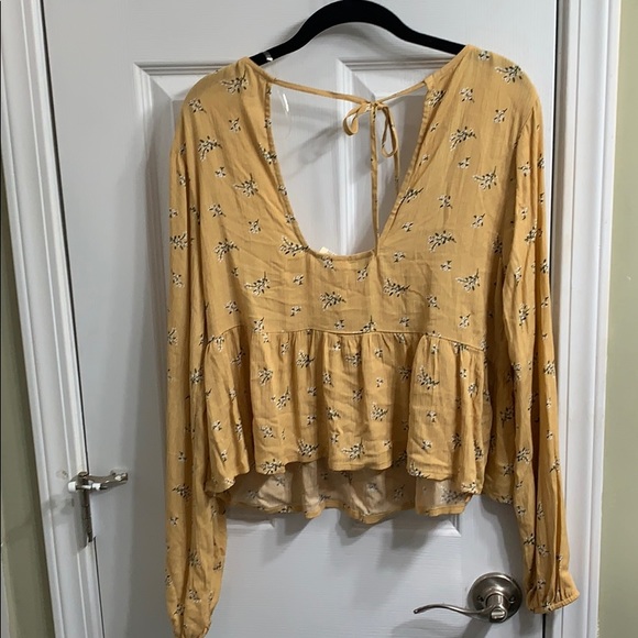 Yellow Peplum Crop Top with Open Back - Picture 3 of 3